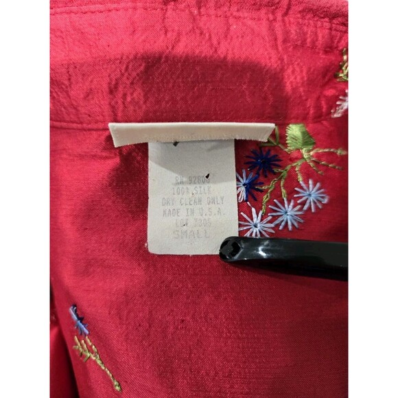 Vtg Neiman Marcus Top Women Red Button Up Shirt Silk Floral Embroidered Small - Picture 9 of 9